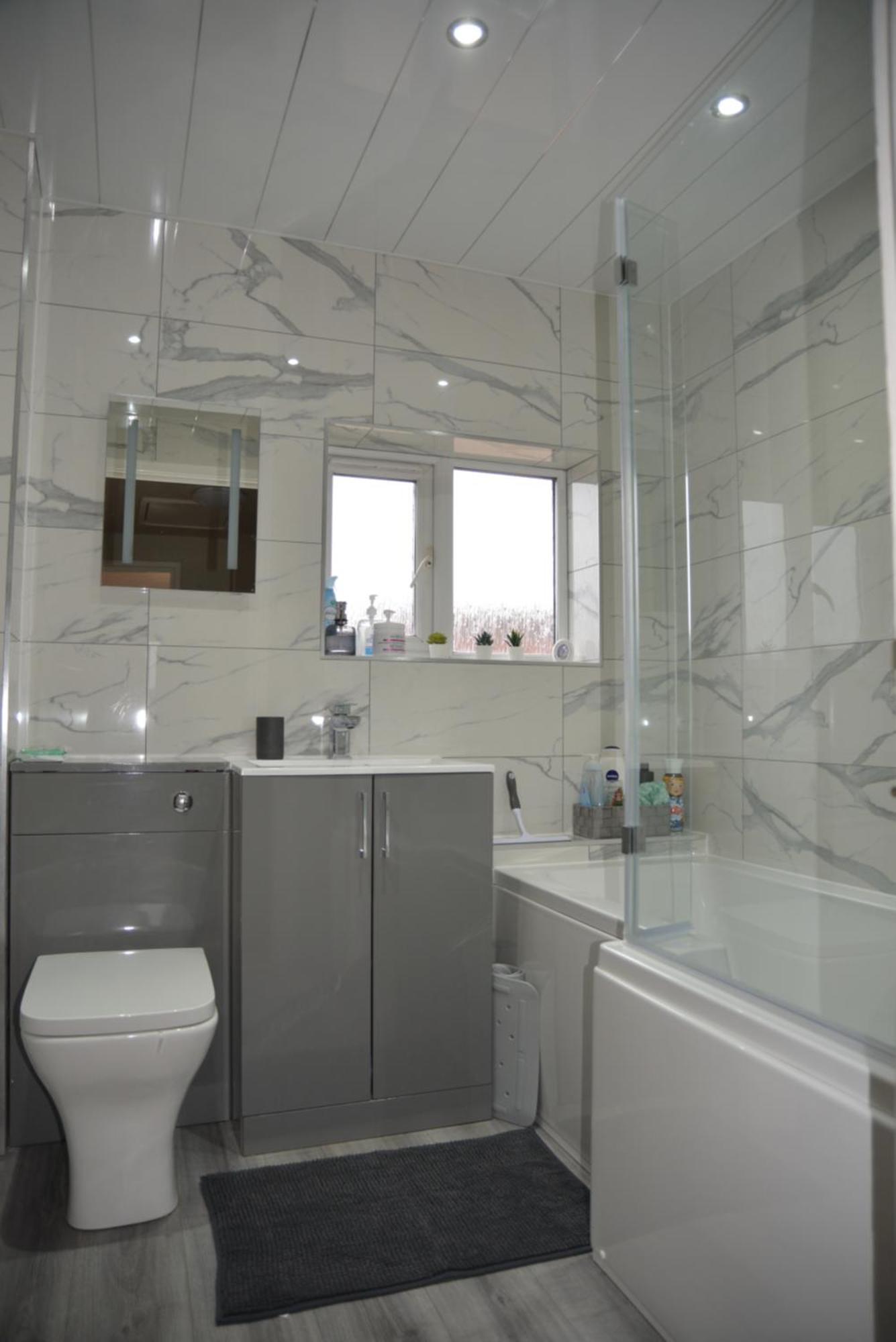 Apartment Peaceful Waterfront Apartment, Private Parking, Hull Marina *