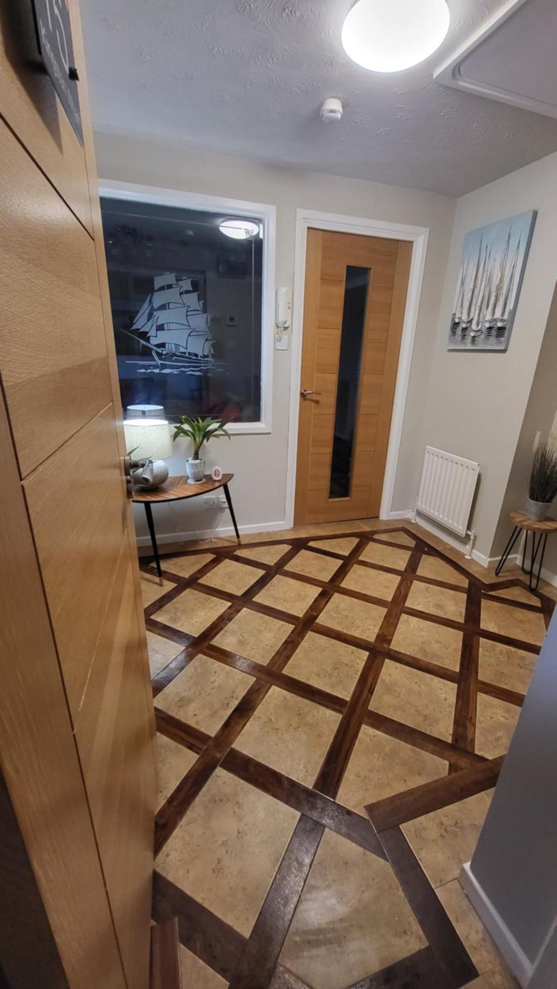 Peaceful Waterfront Apartment, Private Parking, Hull Marina